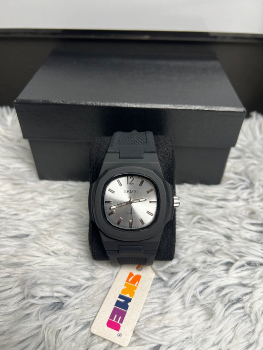 Skmei In White Dial